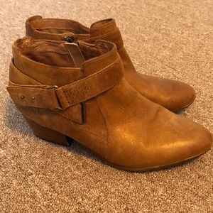 CLARKS Indigo women’s leather ankle boots. Size 9M